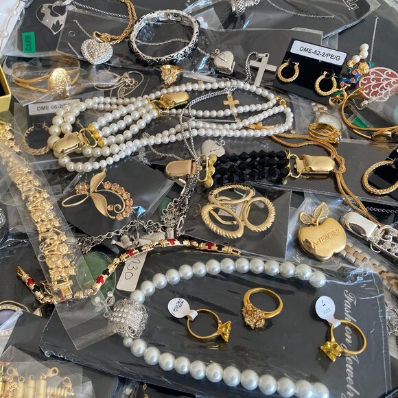 Fashion Jewelry Jewelry - 1/2 Pound Vintage To Modern FASHION JEWELRY Lot All Wearable!! READ DESCRIPTION